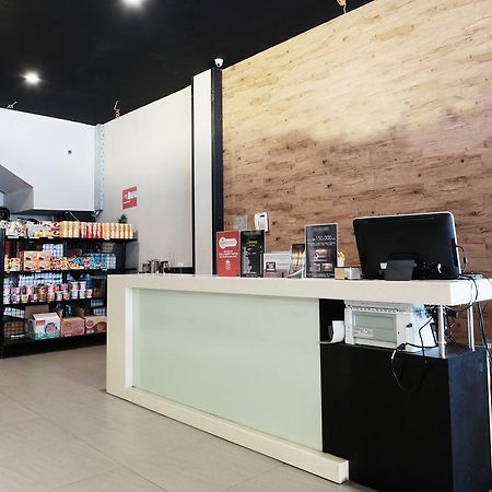 Juanda Airport Hostel Gedangan Εξωτερικό φωτογραφία